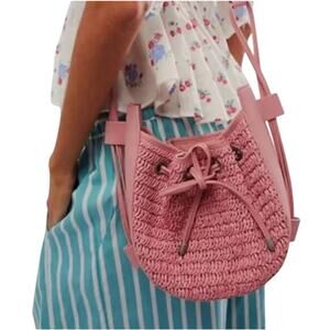 FREE PEOPLE RAFFIA CABANA CROSSBODY VEGAN  IN VINTAGE PINK NEW WITHOU TAGS